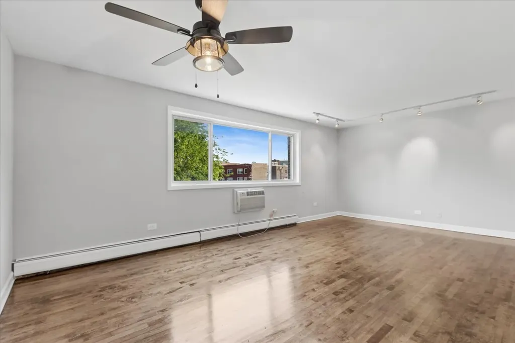 1415 West Pratt Boulevard Chicago IL 60626