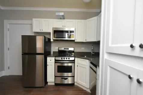 817 West Lakeside Place Chicago IL 60640