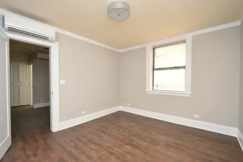 817 West Lakeside Place Chicago IL 60640