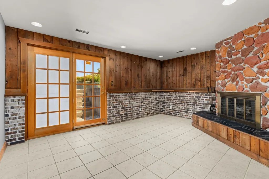 3N445 Jill Court Elmhurst IL 60126