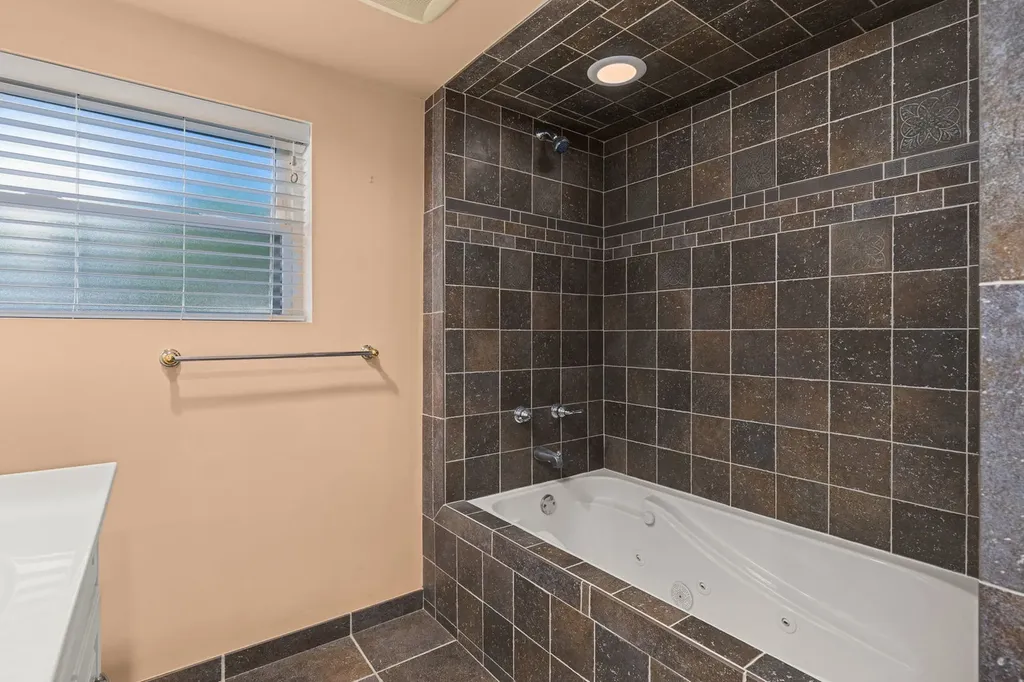 3N445 Jill Court Elmhurst IL 60126