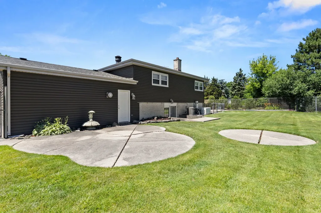 3N445 Jill Court Elmhurst IL 60126