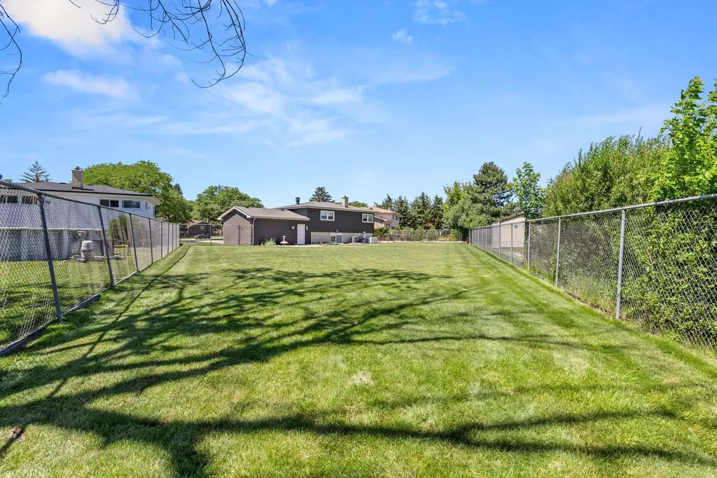 3N445 Jill Court Elmhurst IL 60126