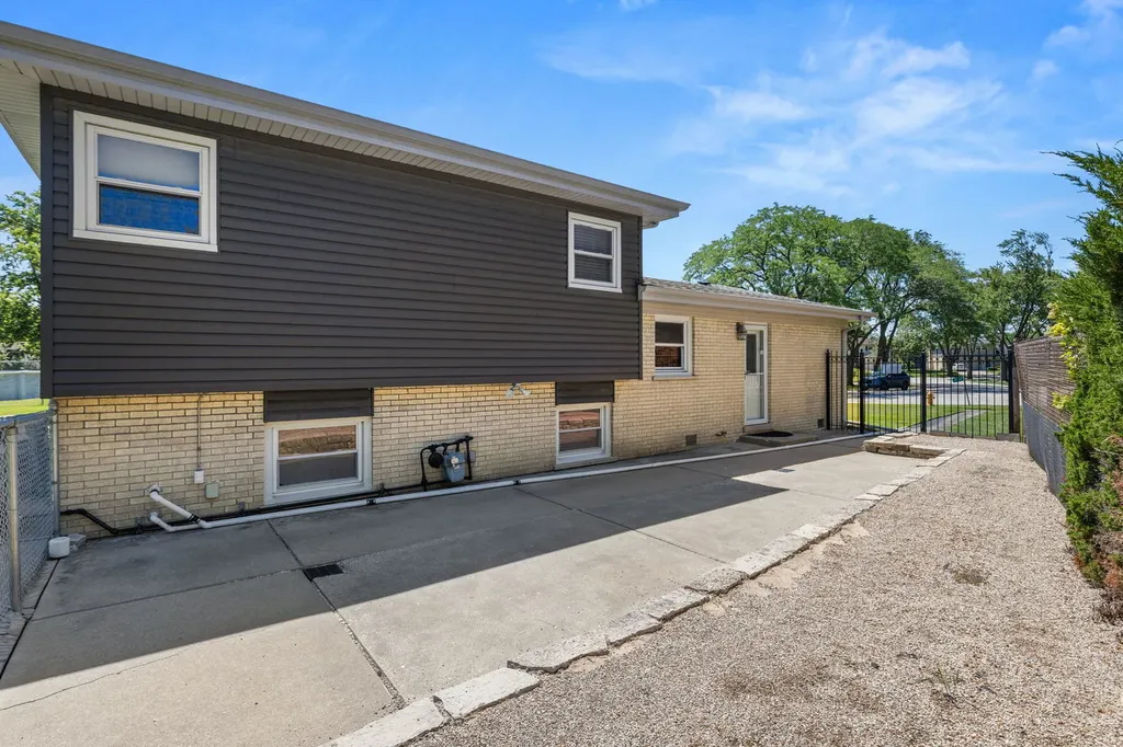 3N445 Jill Court Elmhurst IL 60126
