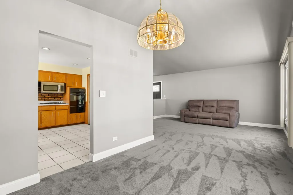 3N445 Jill Court Elmhurst IL 60126