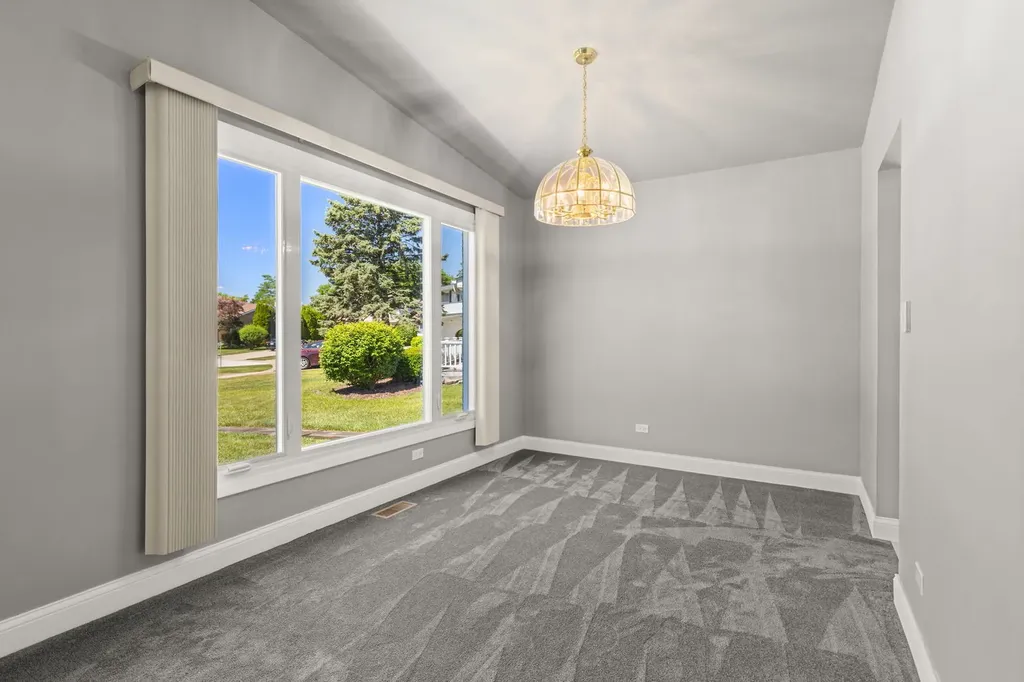 3N445 Jill Court Elmhurst IL 60126