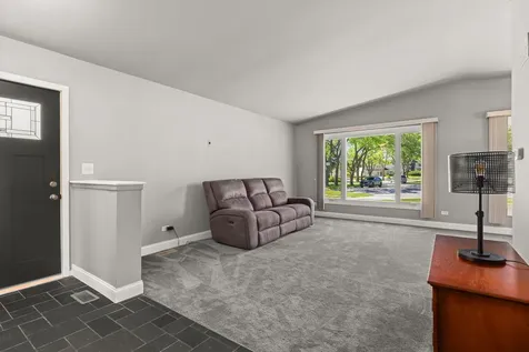 3N445 Jill Court Elmhurst IL 60126
