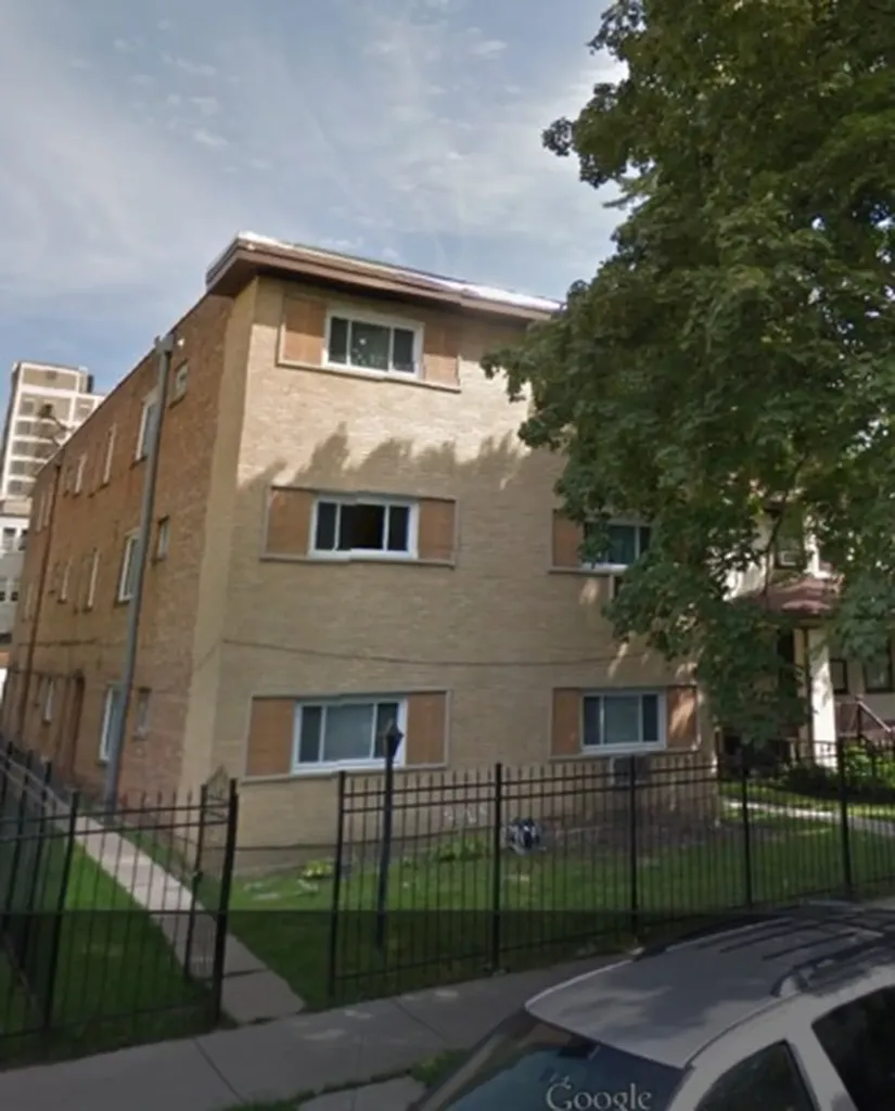 6819 North Wayne Avenue Chicago IL 60626