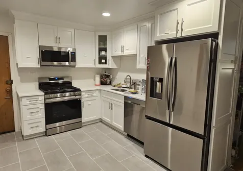 6819 North Wayne Avenue Chicago IL 60626