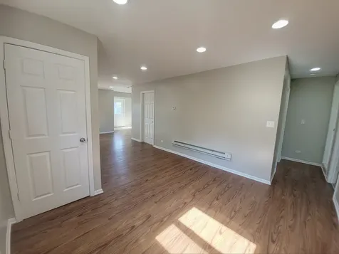 121 Highmoor Drive Round Lake Park IL 60073