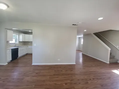 121 Highmoor Drive Round Lake Park IL 60073