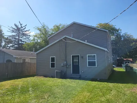 121 Highmoor Drive Round Lake Park IL 60073
