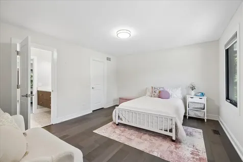1436 Lawrence Avenue Lake Forest IL 60045