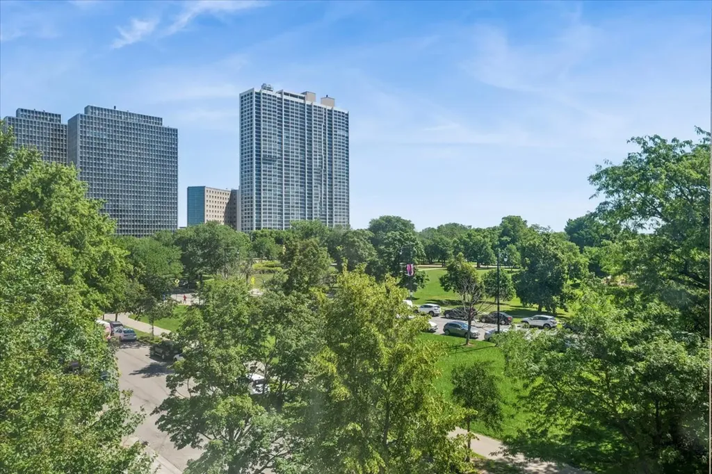 2626 North Lakeview Avenue Chicago IL 60614
