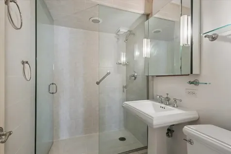 2626 North Lakeview Avenue Chicago IL 60614