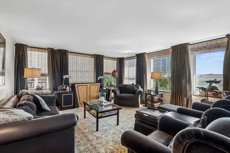 2626 North Lakeview Avenue Chicago IL 60614