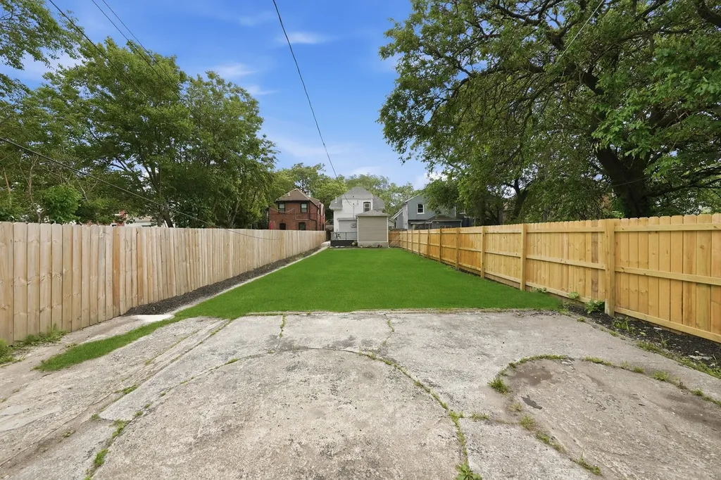 8742 South Wabash Avenue Chicago IL 60619