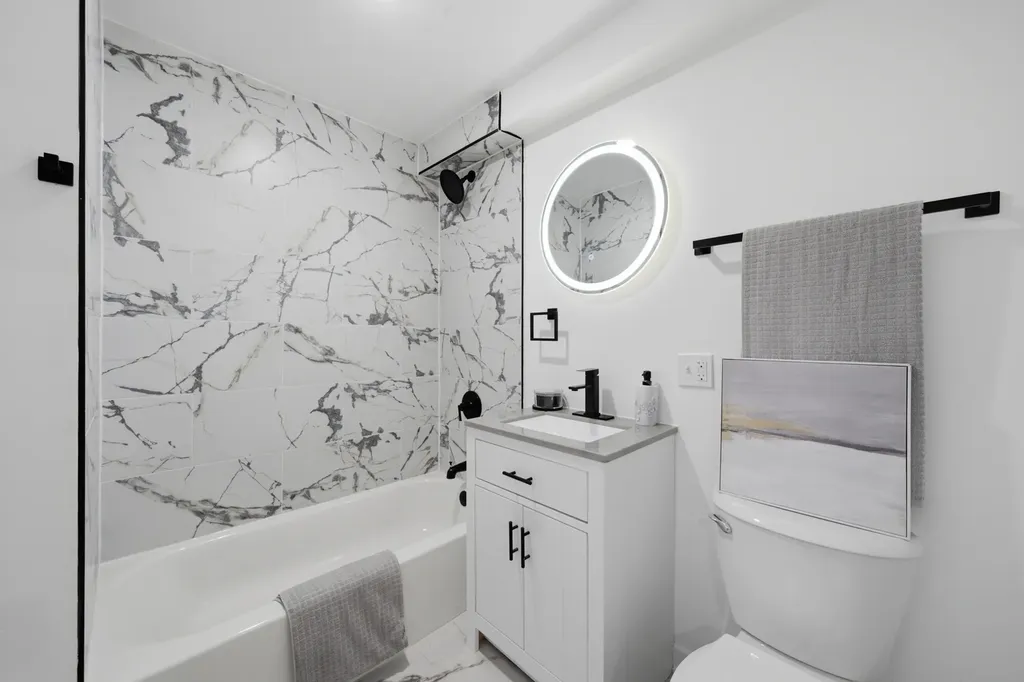8742 South Wabash Avenue Chicago IL 60619