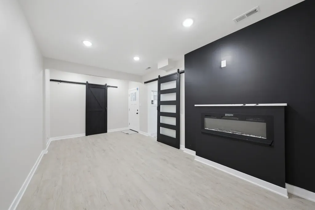 8742 South Wabash Avenue Chicago IL 60619