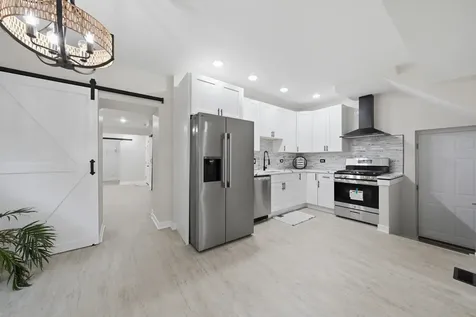 8742 South Wabash Avenue Chicago IL 60619