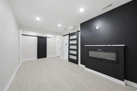 8742 South Wabash Avenue Chicago IL 60619