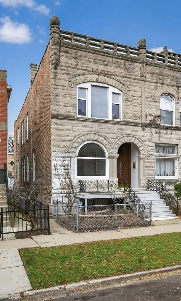 4754 South Langley Avenue Chicago IL 60615
