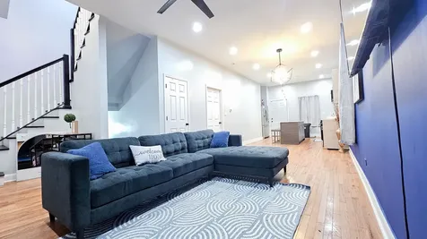 907 North Leamington Avenue Chicago IL 60651