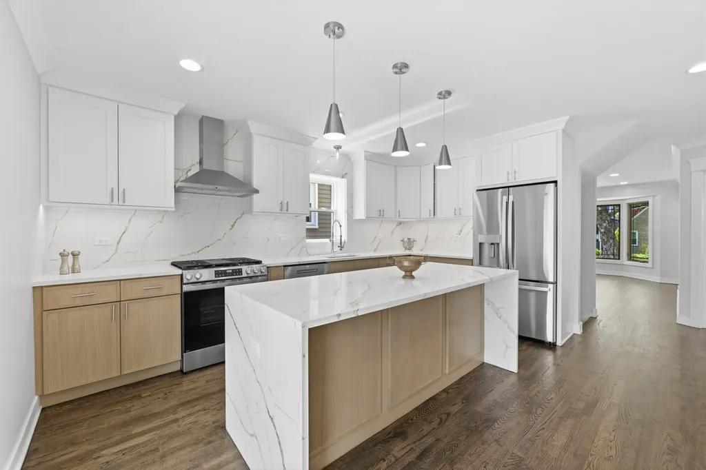 4903 North Moody Avenue Chicago IL 60630