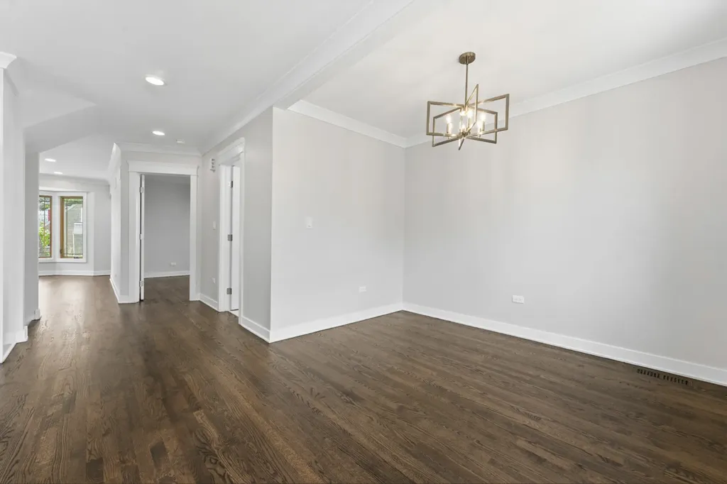 4903 North Moody Avenue Chicago IL 60630