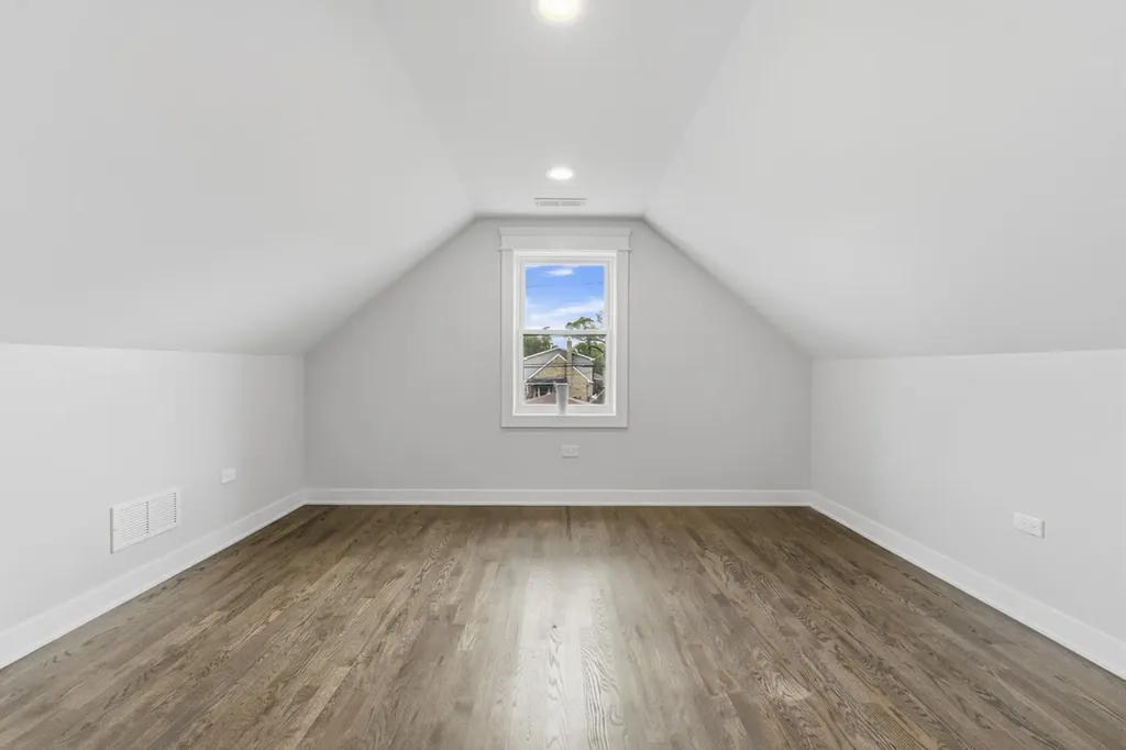 4903 North Moody Avenue Chicago IL 60630