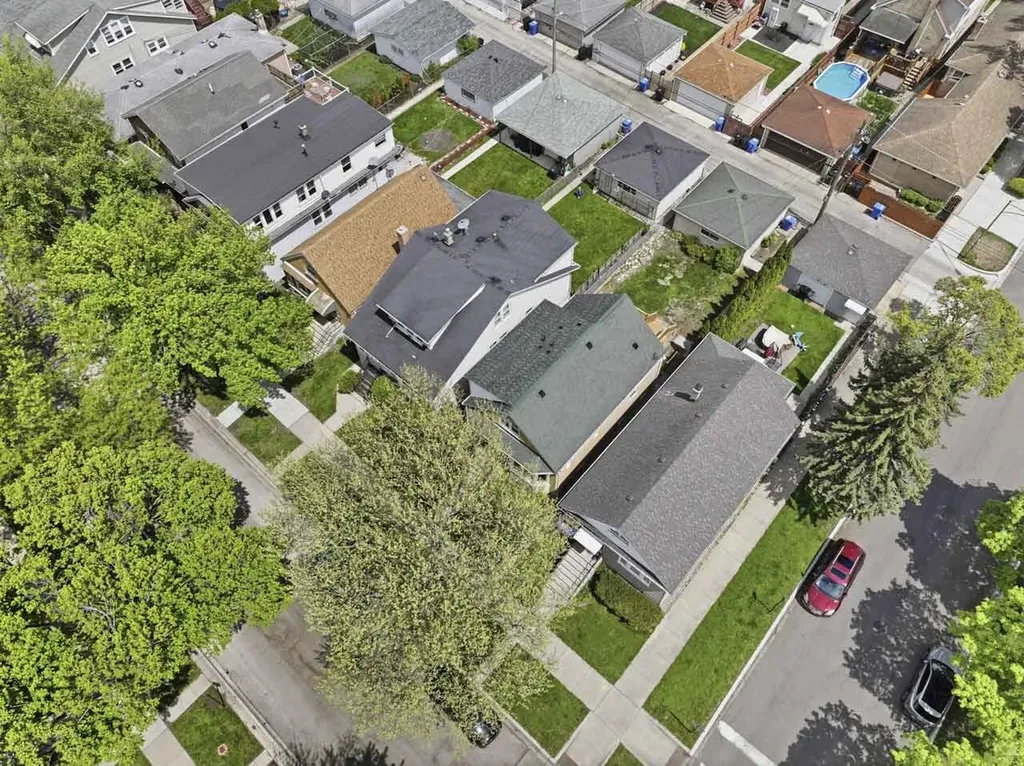 4903 North Moody Avenue Chicago IL 60630