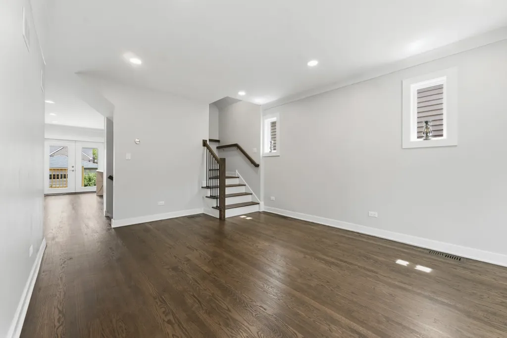 4903 North Moody Avenue Chicago IL 60630