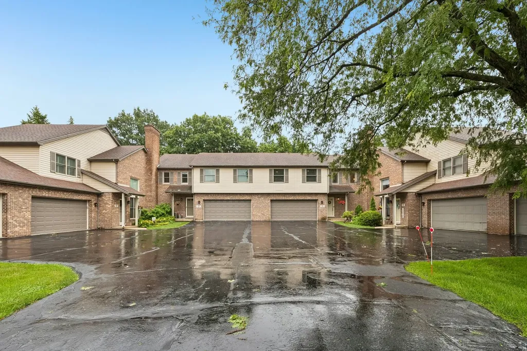 25 Melrose Street Westmont IL 60559