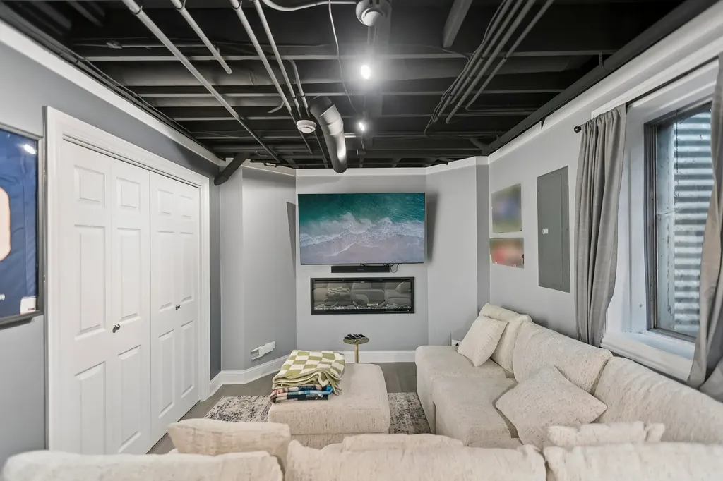 25 Melrose Street Westmont IL 60559