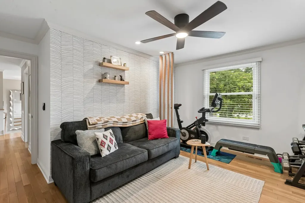 25 Melrose Street Westmont IL 60559