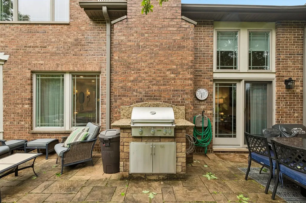 25 Melrose Street Westmont IL 60559