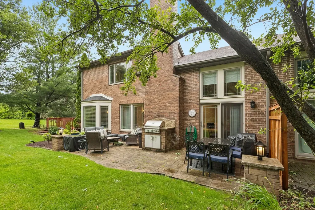 25 Melrose Street Westmont IL 60559