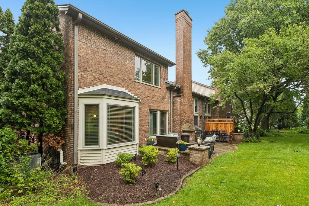 25 Melrose Street Westmont IL 60559