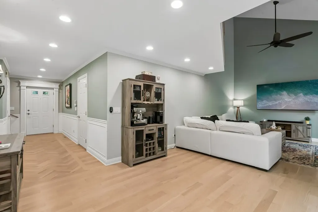 25 Melrose Street Westmont IL 60559