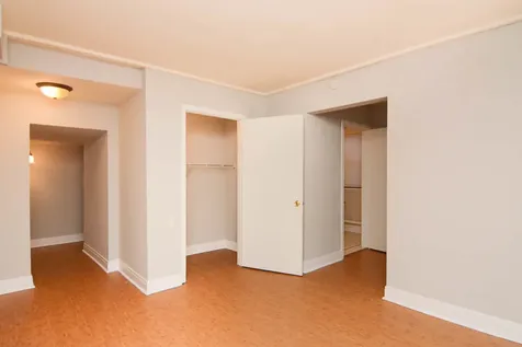 5736 North Winthrop Avenue Chicago IL 60660