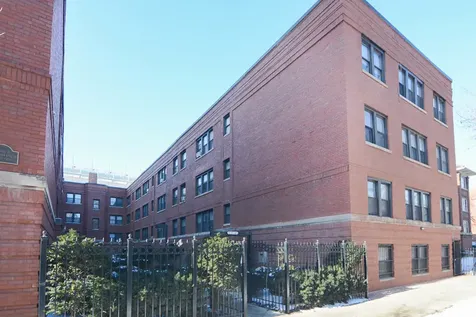 5736 North Winthrop Avenue Chicago IL 60660