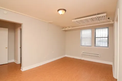 5736 North Winthrop Avenue Chicago IL 60660