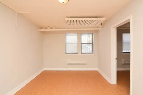 5736 North Winthrop Avenue Chicago IL 60660