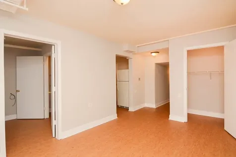 5736 North Winthrop Avenue Chicago IL 60660
