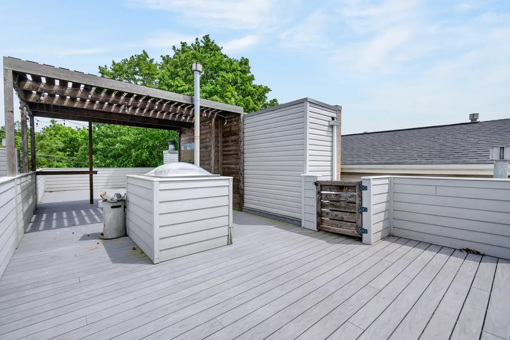 2641 North Marshfield Avenue Chicago IL 60614