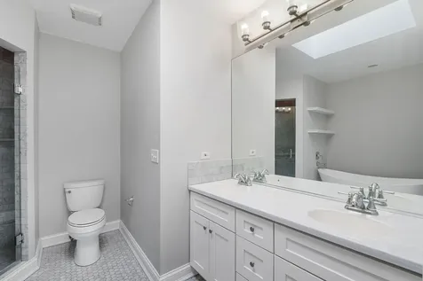 2641 North Marshfield Avenue Chicago IL 60614