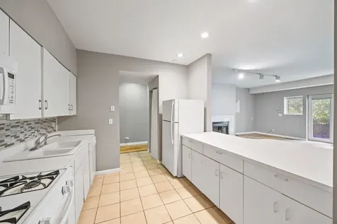 730 West Schubert Avenue Chicago IL 60614