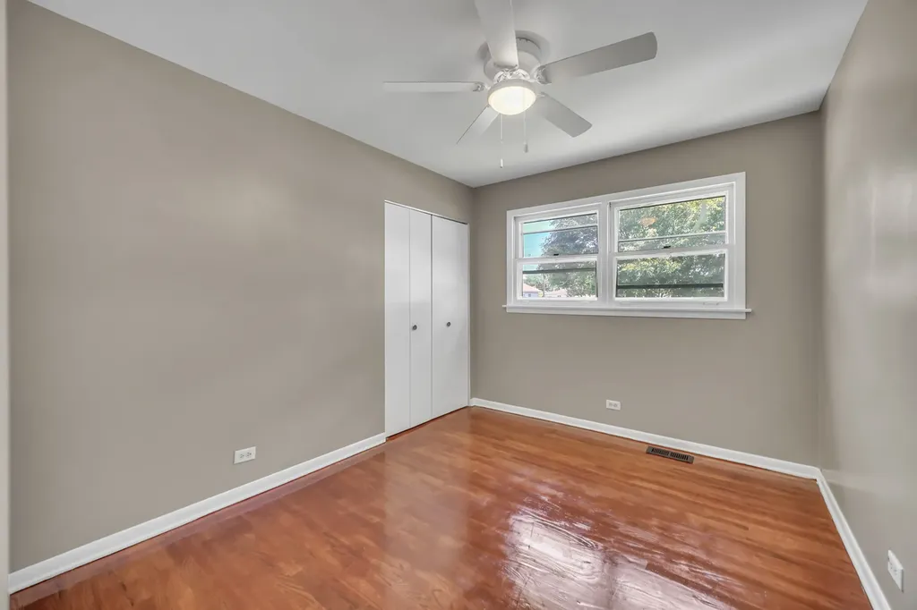 10 North Adams Drive Addison IL 60101