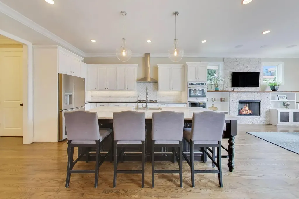 2439 West Moffat Street Chicago IL 60647