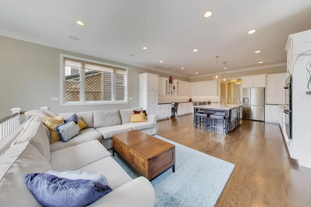 2439 West Moffat Street Chicago IL 60647